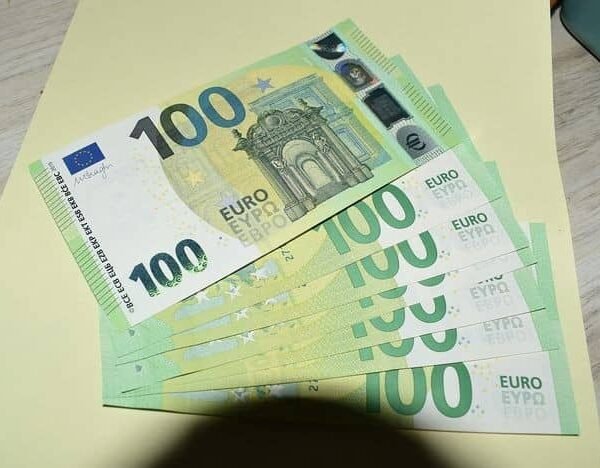 100 euro bills online1 600x468