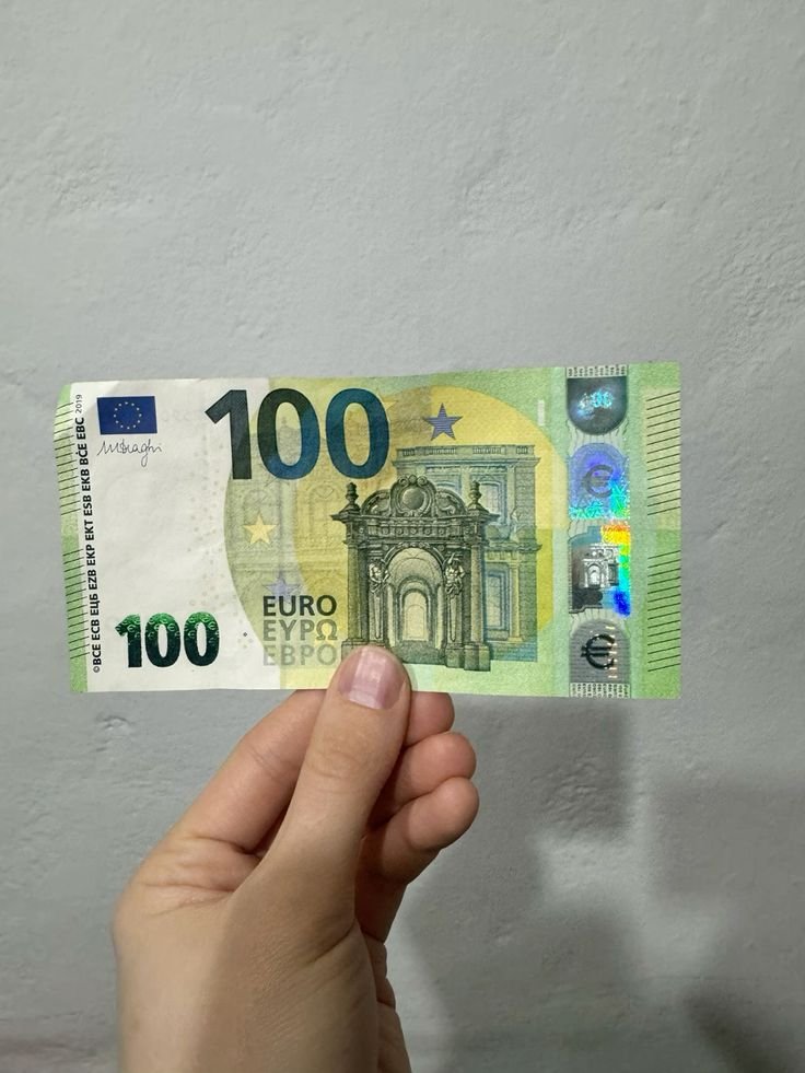 Counterfeit 100 Euro Bills