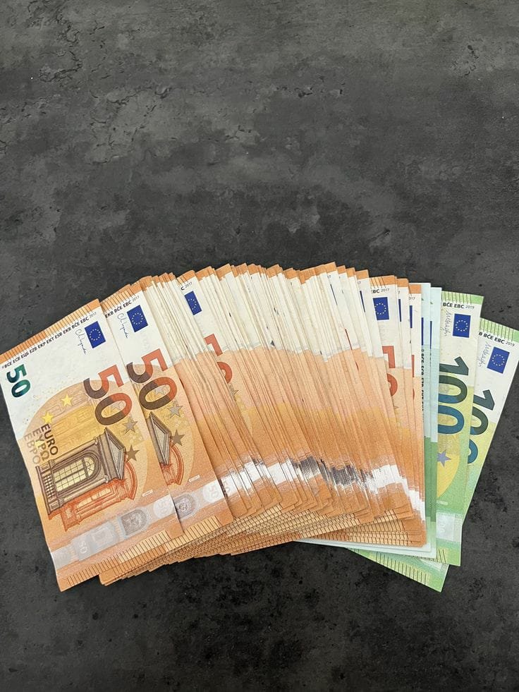Counterfeit €200 Euro Bills Image 2