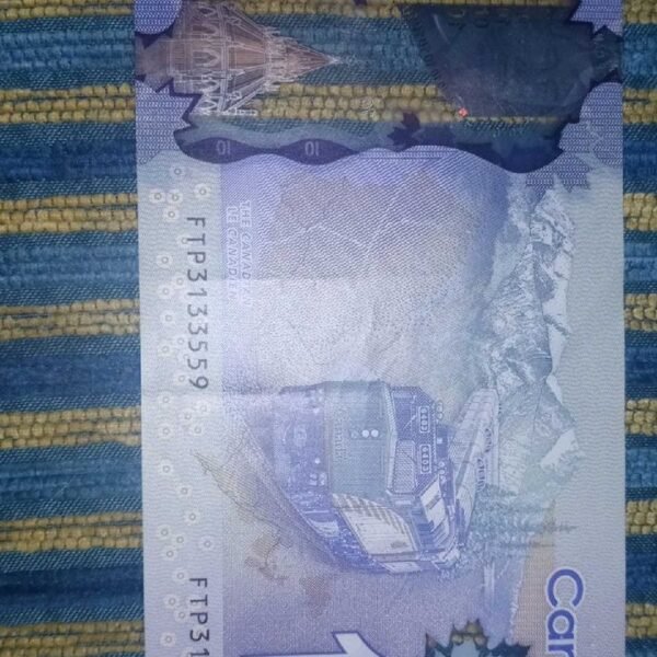 Counterfeit $10 CAD bills
